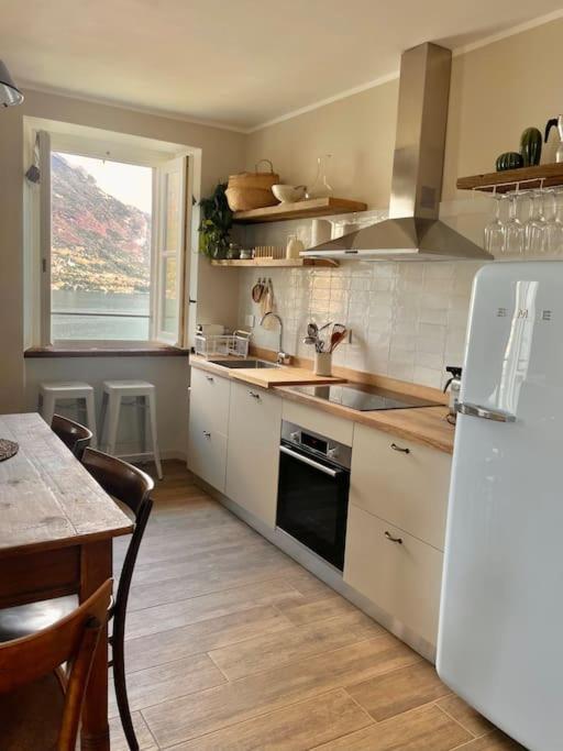 Il Noce Lake View Apartment Lezzeno Exterior foto